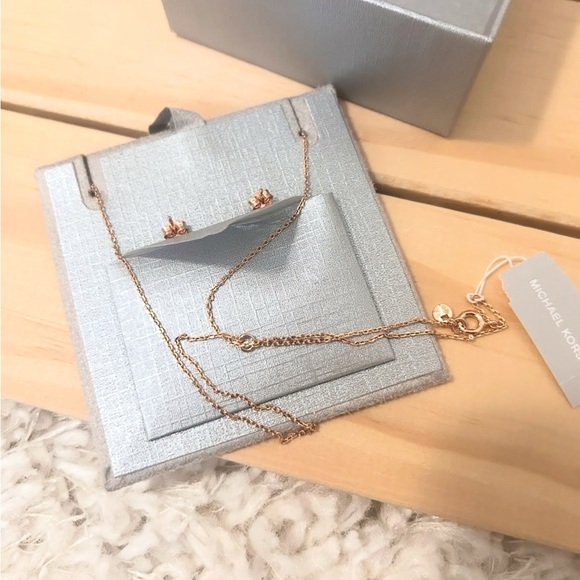 NWT💗Michael Kors Cubic Zirconia Necklace and Stud Earrings Gift Set Rose Gold - Picture 5 of 8